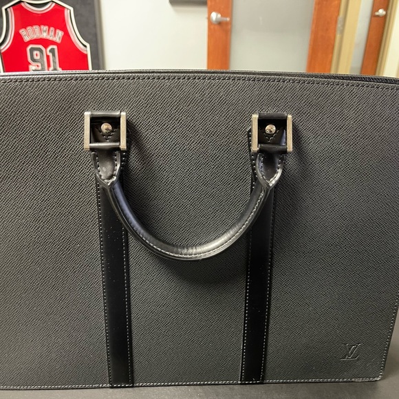 Louis Vuitton mens office bag. Slight Wear but in very good condition.